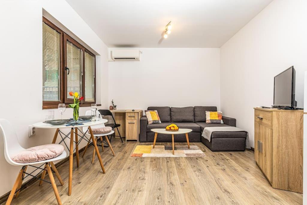 Апартаменты 'Little Little' House In The Town Center & Parking Пловдив Экстерьер фото