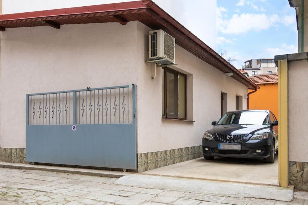 Апартаменты 'Little Little' House In The Town Center & Parking Пловдив Экстерьер фото